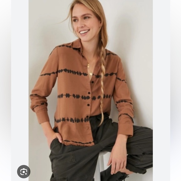 Anthropologie Cloth & Stone Women's Edie Tie-Dye Button Down in shirt - Picture 2 of 5